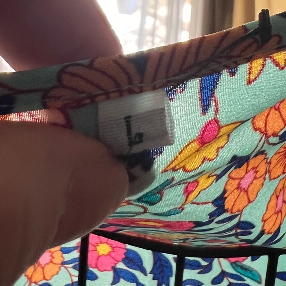 Pretty colorful wrap dress size large. - Picture 6 of 6